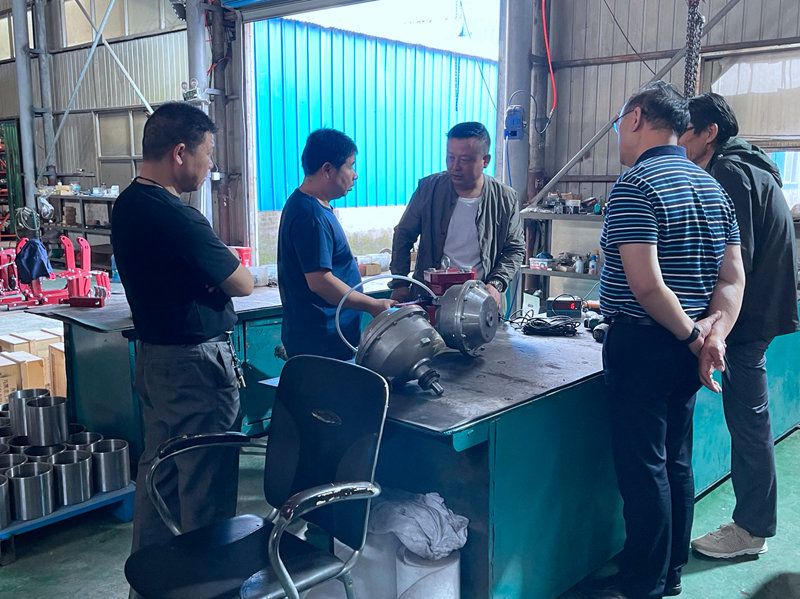 合作伙伴的主要負責人來我廠參觀、調(diào)研